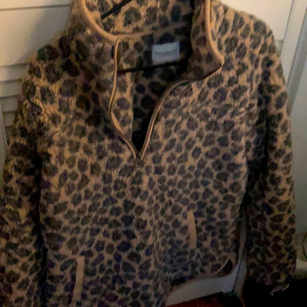 Abercrombie sweatshirt. Runs big. Never worn